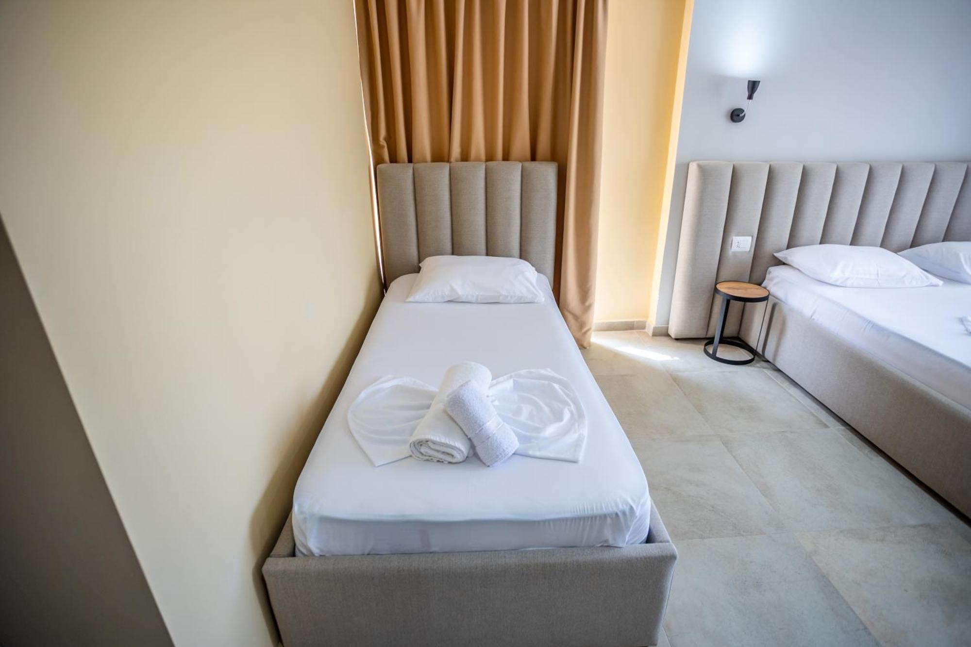 The Blue Wave Hotel Himara Kültér fotó