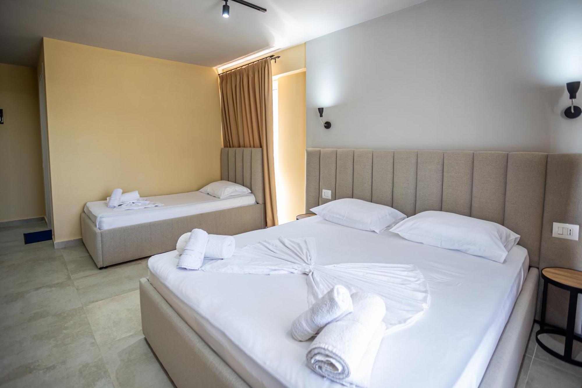 The Blue Wave Hotel Himara Kültér fotó
